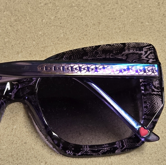 Betsey Johnson Purple Snake Print Sunglasses - Picture 3 of 5